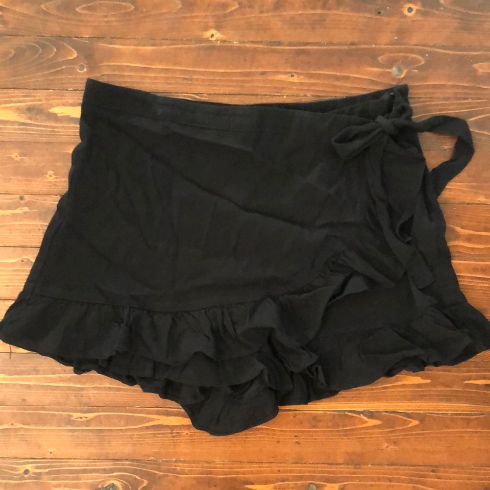 Forever 21 black skort